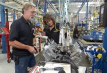 La Union de trabajadores del automóvil pide más aumentos de sueldos en un futuro incierto