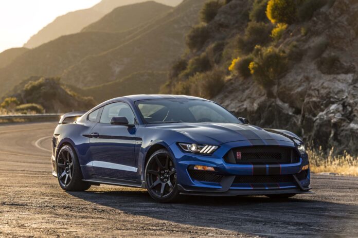 2017-Ford-Mustang-Shelby-GT350R-front-three-quarter.jpg