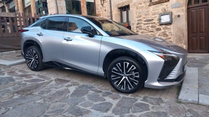 Lexus-RZ-del-2024.jpg
