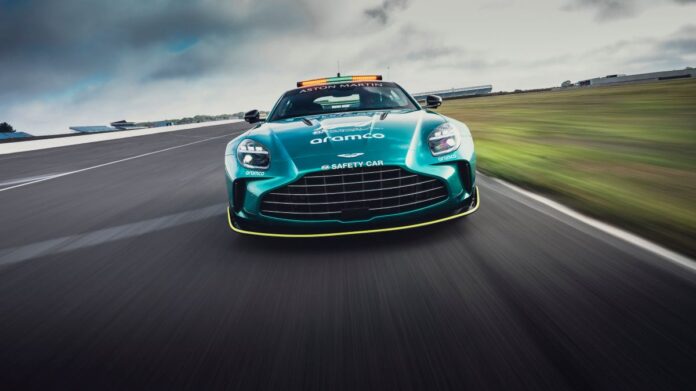 Aston-Martin-Vantage-S-FIA-Safety-Car_02.jpg