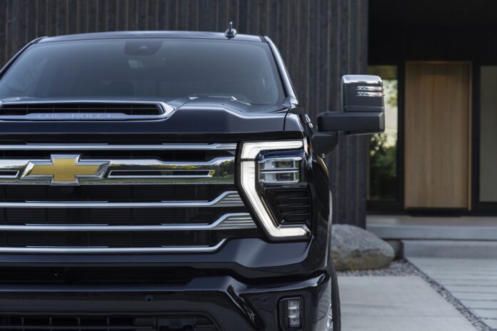 2024-chevrolet-silverado-2500hd-high-country-07010.jpg